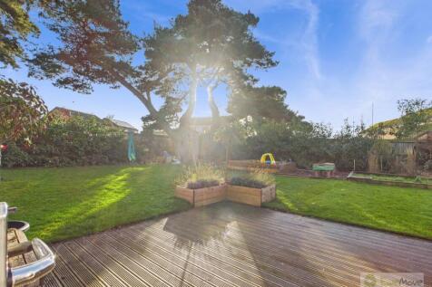 EweMove Mildenhall Cedar Close Garden 1