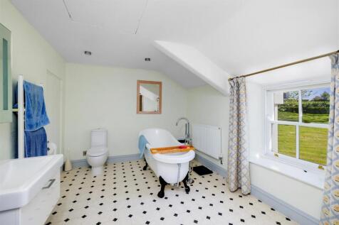 Bathroom 1 Ensuite