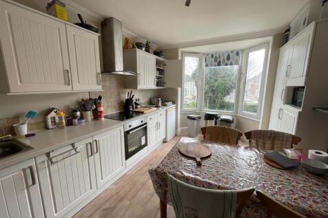 6 Bedroom House in PL4 9BP