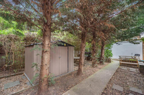 30 Chatsworth Road, Kilburn, London, NW2 4BS