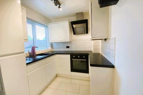 KITCHEN 7'6 x 6'9
