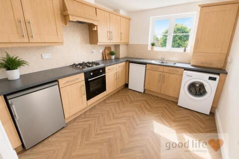 20260801_172430107_iOS40a aylesford mews.jpg