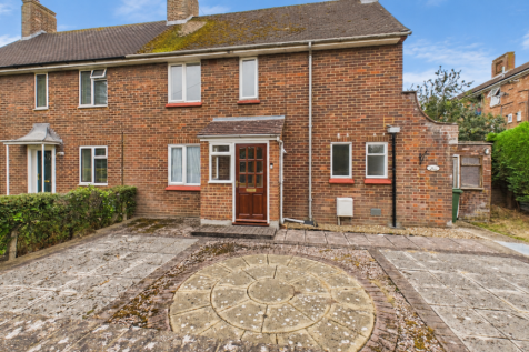 57 Thame Rd front