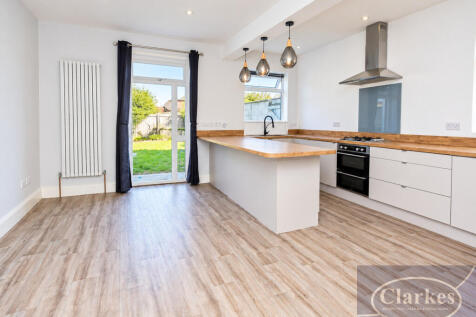 01_Kitchen_Dining_Garden