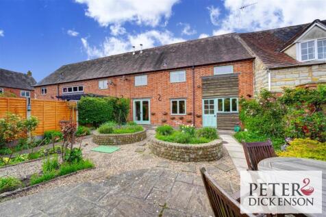 1 Owlets End external 3.jpg