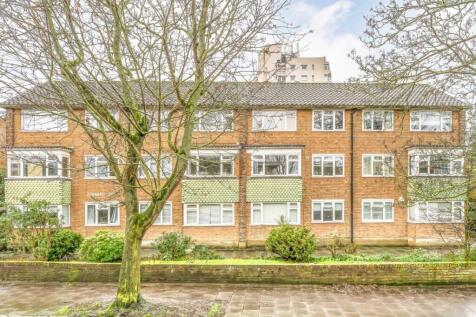This first floor lateral flat is situated within a small, private development and is presented in excellent order throughout. Comprising a spacious reception room, a separate kitchen, a double bedroom