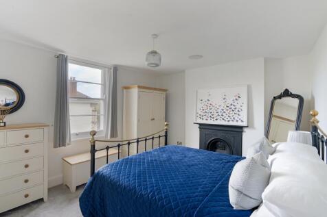 7 bed, 4 bath Detached in Bristol - Photo 15