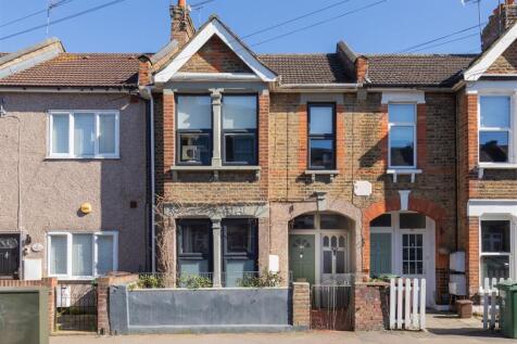 St Johns Road, E17