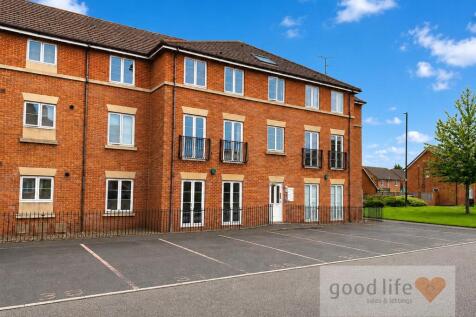 20260801_171435356_iOS40a aylesford mews.jpg