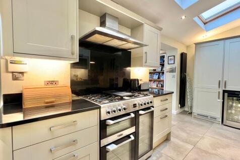Kitchen dining room