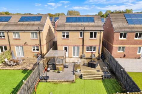 Annickbank Wynd, Irvine garden pic