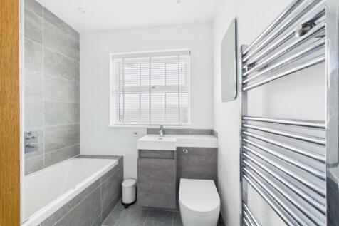 25. CAM04922G0-PR0087-STILL028