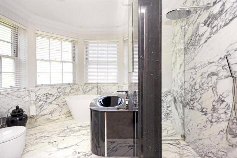 Principal Bathroom
