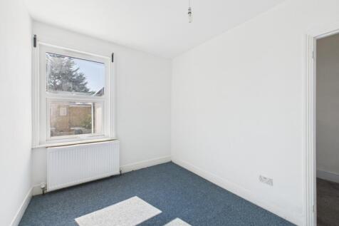 CAM03151G0-PR0042-STILL002