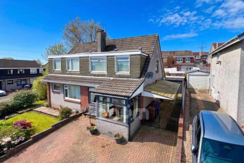 Herriot Avenue, Kilbirnie three bedroom semi detac