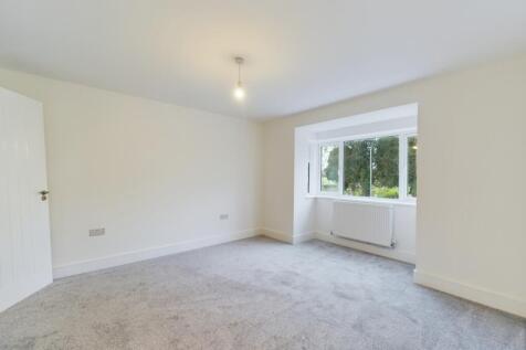 CAM02023G0-PR0118-STILL028