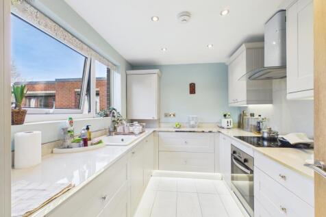 cam03830g0pr0274still007