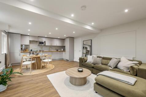 4HighamRd-ShowFlatWeb07.jpg
