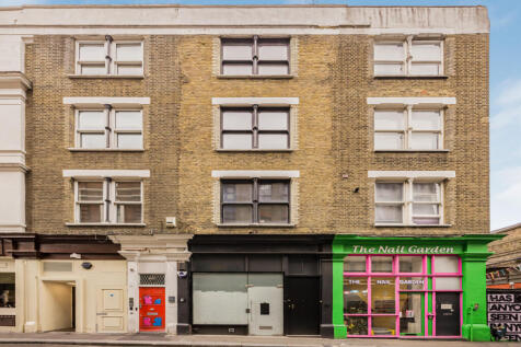 Spacious split level two bedroom, two bathroom apartment, ideally located near Shoreditch High Street and Liverpool Street stations.