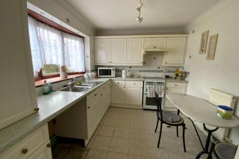 KITCHEN 11'4 x 8'9