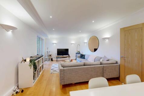 Lounge / Dining Room