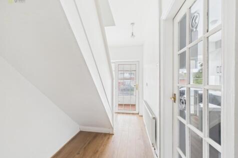 4 bed, 1 bath Semi-Detached in Birmingham - Photo 12