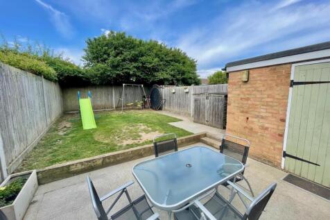 12 Greville Close Garden.jpg