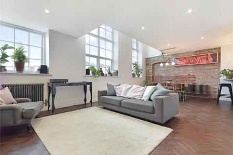 A spacious and very well-presented two-bedroom duplex apartment in a converted Victorian school located within easy reach of Hoxton and Shoreditch.