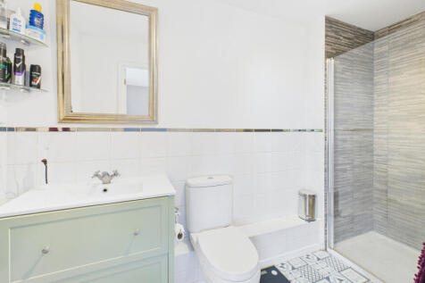 CAM04968G0-PR0050-STILL026