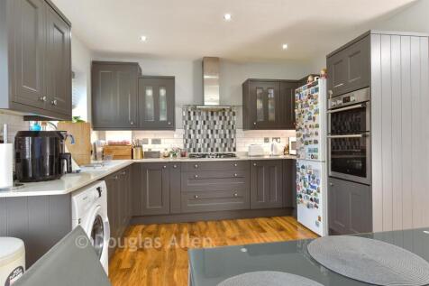 Kitchen/Dining Area