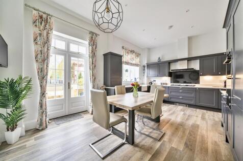 Kitchen Dining room