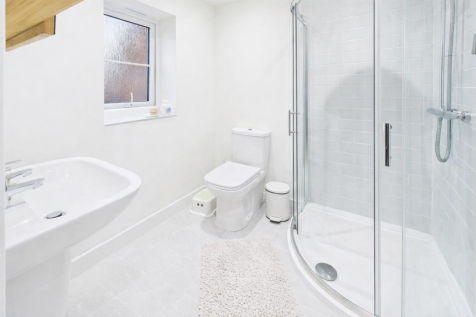 Master Bedroom En-Suite