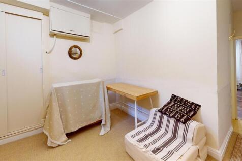 Castle-View-Terrace-Bedroom 3.jpg