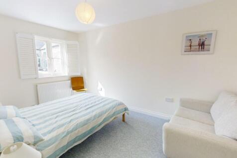 28-Easton-Square-08072024_105841