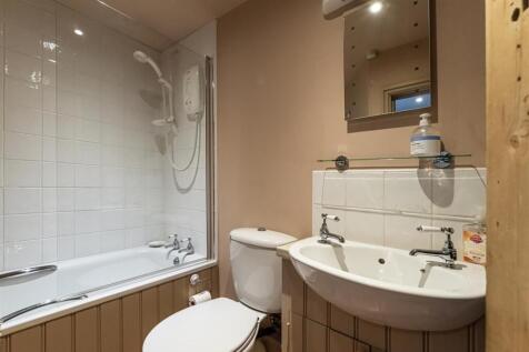 29 Annex Bathroom.jpg