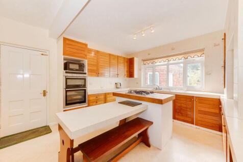 KITCHEN, DINING ROOM, LOUNGE AND GARDEN ROOM