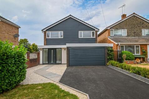 5 Castlecroft Gardens-21.jpg
