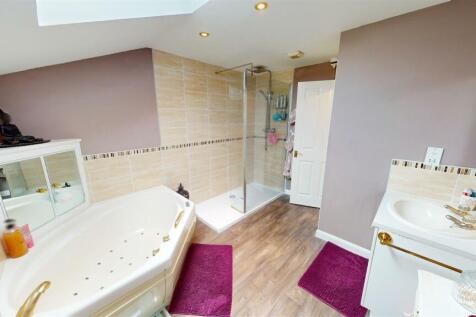Ashfield Crescent En-suite