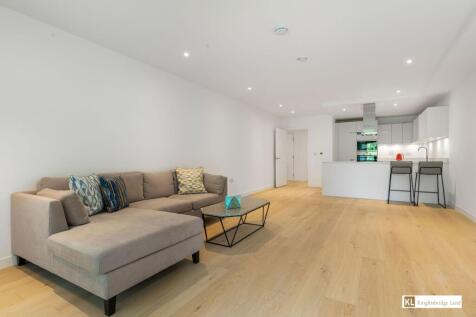 "Luxury Two bedroom"/"Two bathroom"/" High specification"/" Fully fitted kitchen"/"A 24-hour concierge service"/"Gym and Swimming Pool"/"Cinema Room"/"Close to King's Cross and Angel"