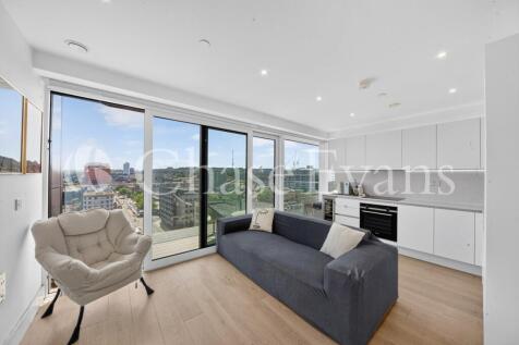 Spectacular one bedroom apartment with a private balcony set within Royal Arsenal Riverside development, Forbes Apartments. A spacious open-plan kitchen and living area, fully integrated modern kitche