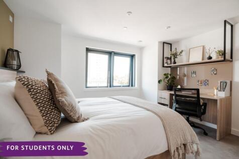 Looking for a little extra space? Our Premium rooms offer just that - giving you more room to relax and recharge. Some rooms even come with private balconies, perfect for enjoying fresh air and city v