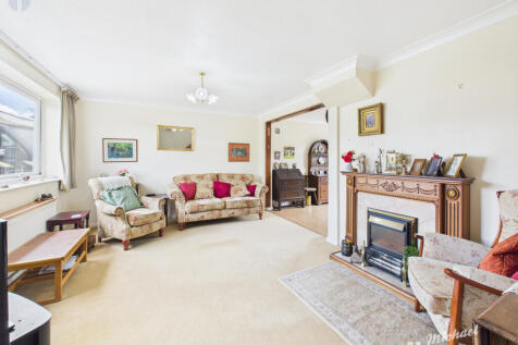 CAM03852G0-PR0407-STILL020