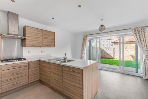 Kitchen 2.jpg