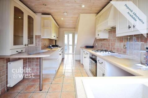 3 Bedroom Terraced in RH11 0AT
