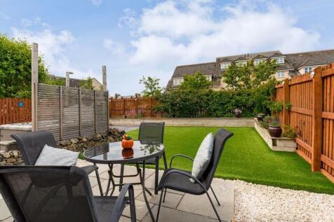 4 bed, 2 bath Detached in Leeds - Photo 25