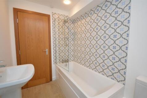 Bathroom 2.jpg