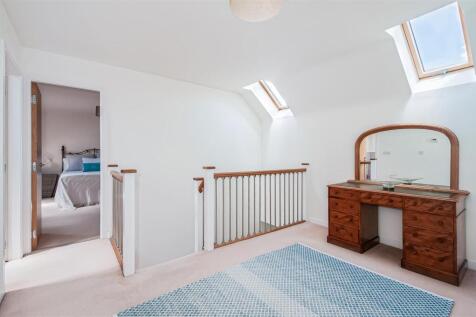 5 Sycamore Close -1.jpg