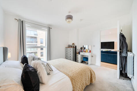 1350203-4-68c2ca2...