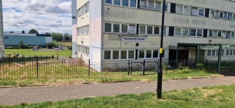 One bedroom flat, lounge, fitted kitchen, bedroom and bathroom. Recently decorated.