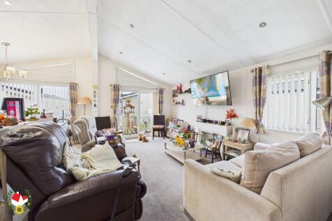 Open Plan Lounge and Kitchen Diner